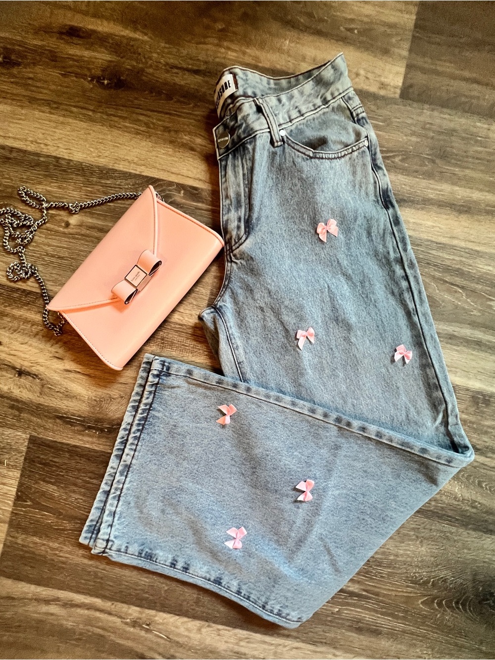 Disclosure Brand Light Wash Women’s Jeans with Pink Bows 🎀